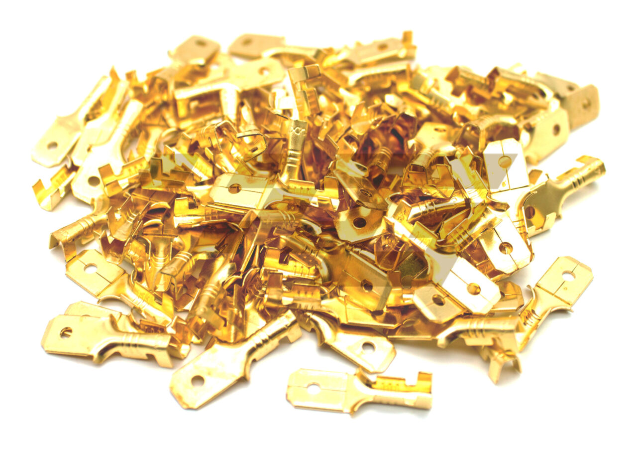https://www.goldmann-engineering.de/wp-content/uploads/2022/01/Kabelschuhe-Flachstecker-unisoliert-63mm-gold-2-scaled-e1688149408385.jpg